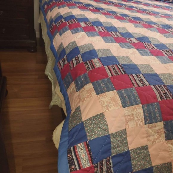 Handmade vintage Patchwork quilt 76x84 with pillow shams - Picture 3 of 10